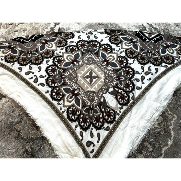 Scarf Wrap Shawl D&Y Creme with Floral Designs 77" Winter Time Dress Gift - Picture 4 of 6